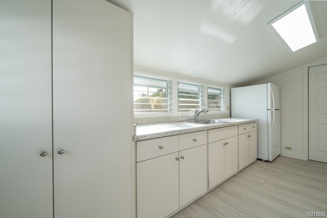 Foto del edificio - $1425 Beautiful Studio in Manoa 2646A Oahu...