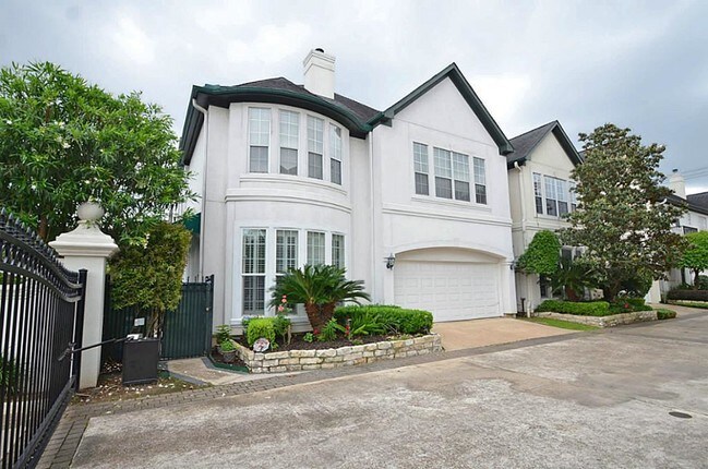 Building Photo - 2124 Nantucket Dr