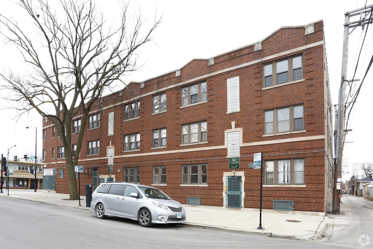 Building Photo - 2555 W 63rd St