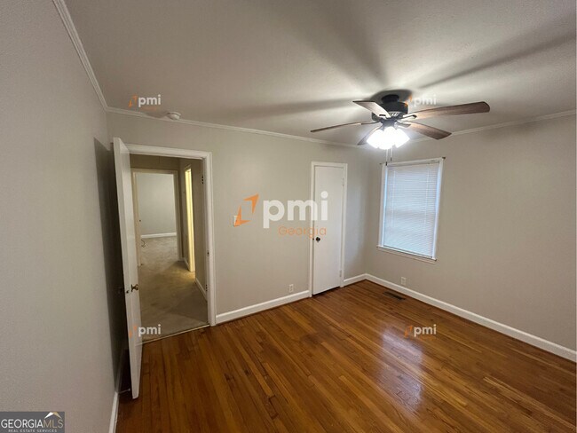 Foto del edificio - 1463 Beatty St