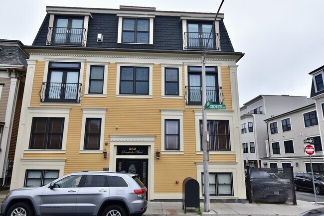 Building Photo - 360 Dorchester St