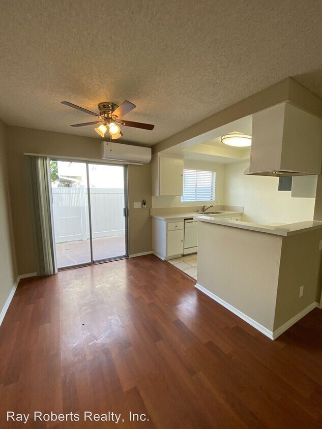 1070110709 Walnut St, Los Alamitos, CA 90720 Room for Rent in Los