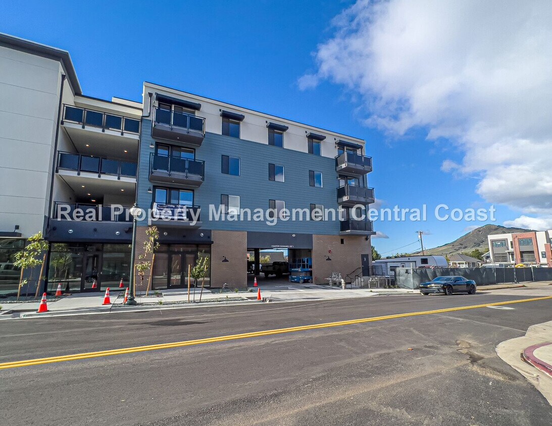Primary Photo - AVAILABLE NOW - New Build in Victoria Cros...