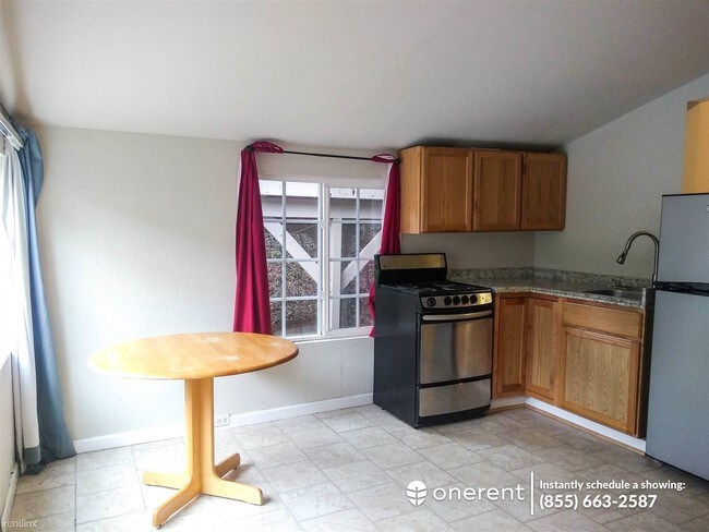 Foto del edificio - 16220 Greenwood Rd