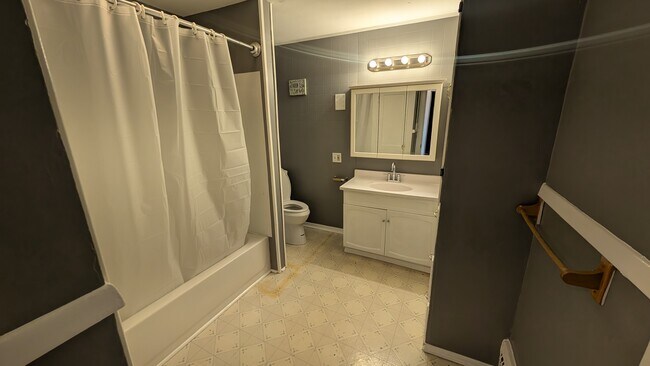 Foto del edificio - 621 Bebb Ave SW