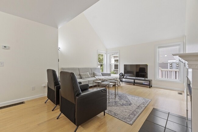 Foto del edificio - 5 Maple Ridge Dr