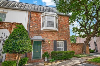 Building Photo - 7933 Woodway Dr