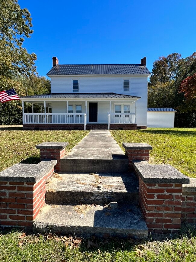 Building Photo - 61 Flat Swamp Rd