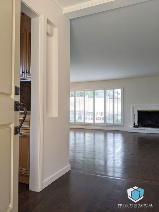 Building Photo - 3 br, 3 bath House - 612 Barneson Ave