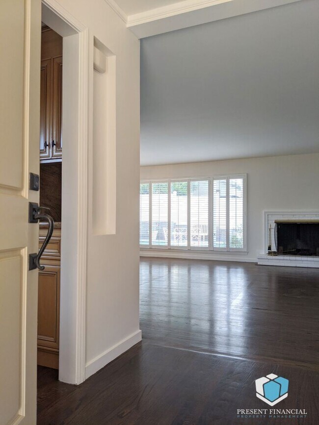 Foto del edificio - 3 br, 3 bath House - 612 Barneson Ave