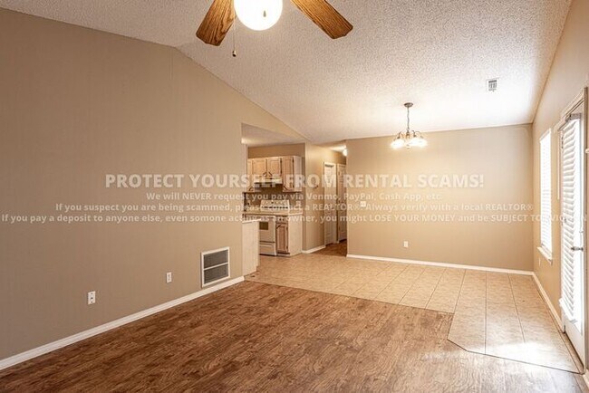 Foto del edificio - 3195 W Woodfield Way