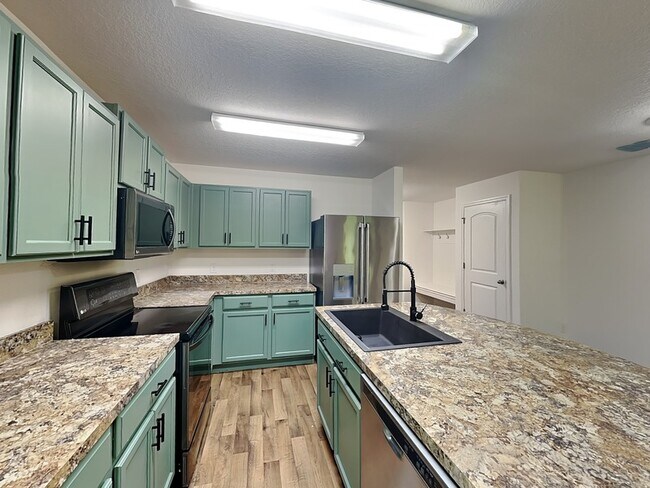 Foto del edificio - 5584 Maggiore Blvd