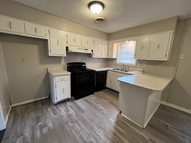 Foto del edificio - Renovated 3 Bedroom 1.5 Bath Home for Rent!