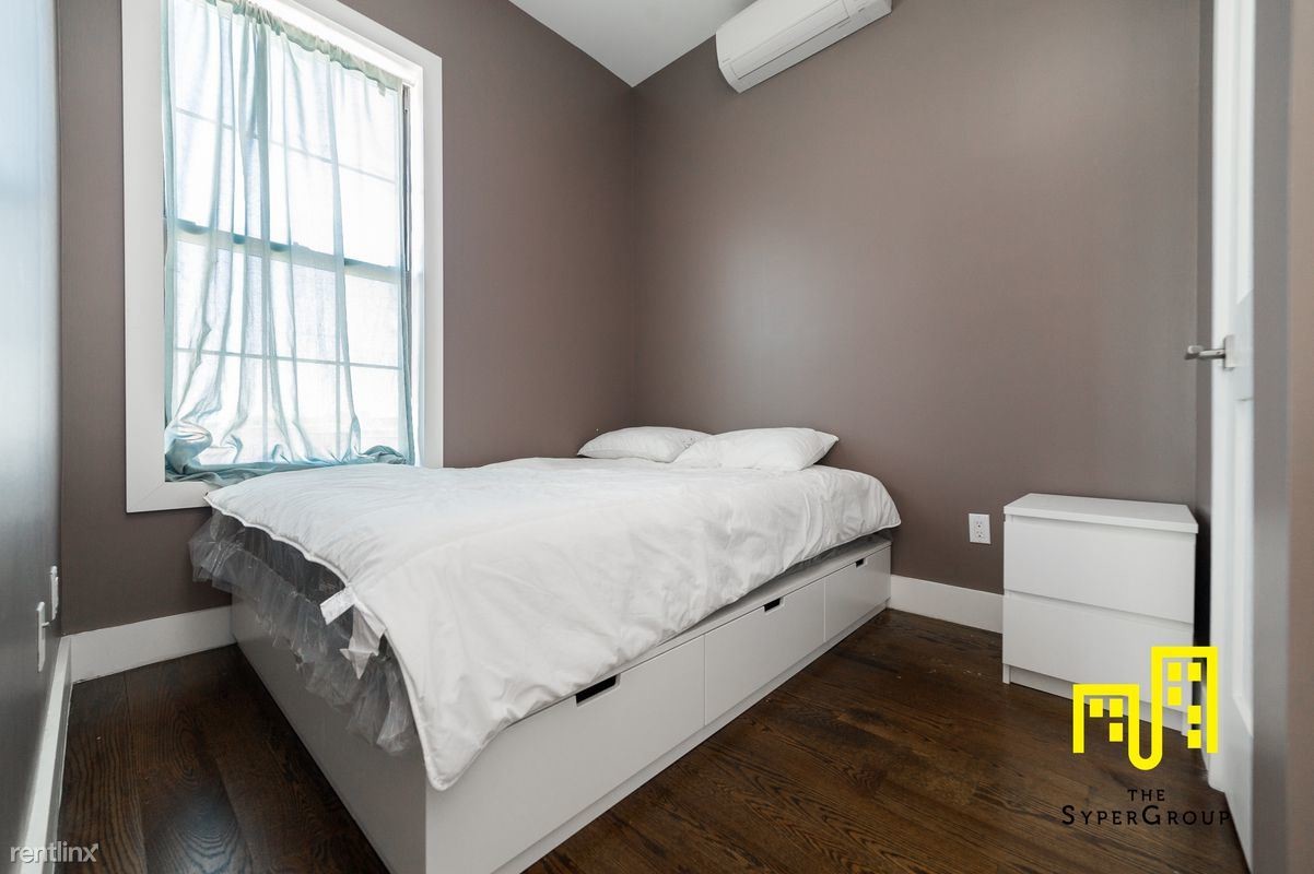 Primary Photo - 2 br, 1 bath Apartment - 2918 Farragut Rd