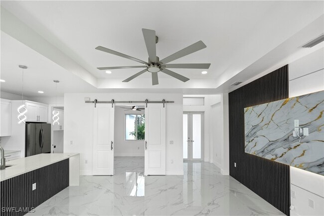 Foto del edificio - 918 Hollister Ave