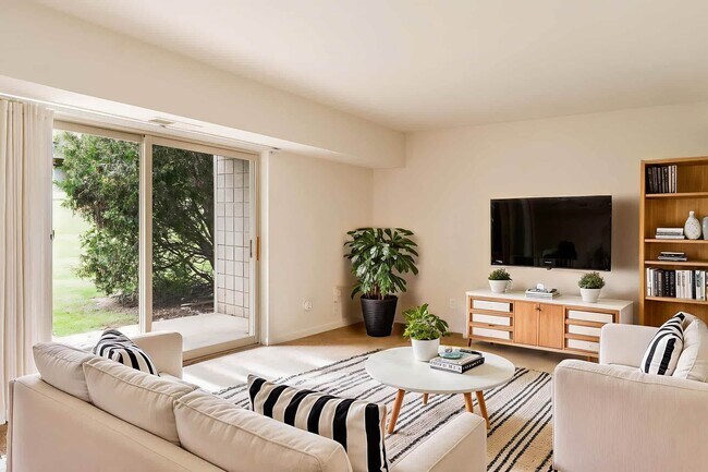 Interior Photo - Hillcrest / Park Place