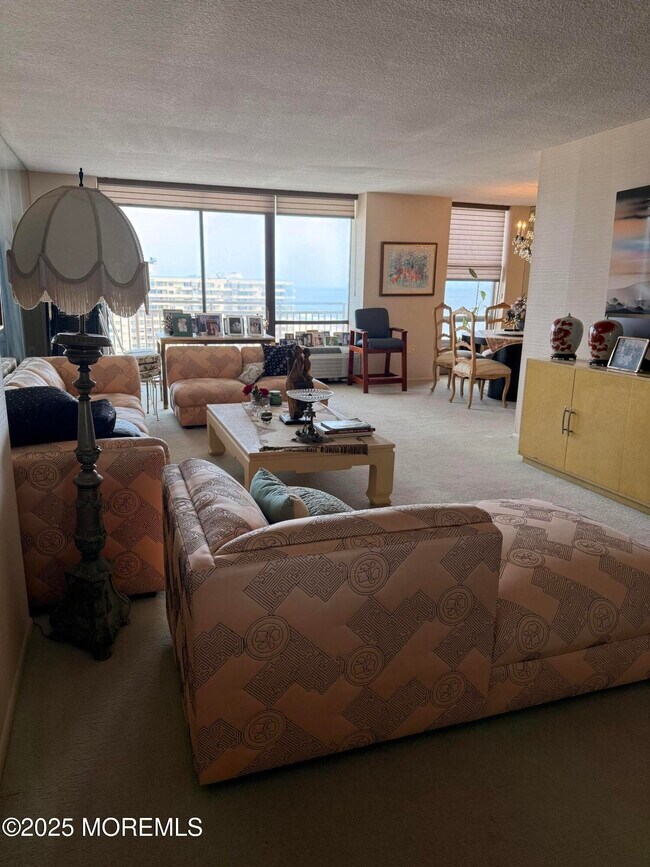 Foto del edificio - 787 Ocean Ave