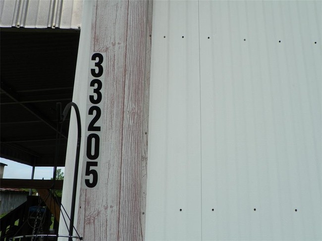 Building Photo - 33205 Lois Ln