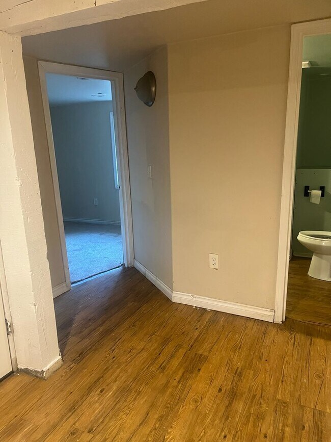 Foto del edificio - 815 E 8th Ave