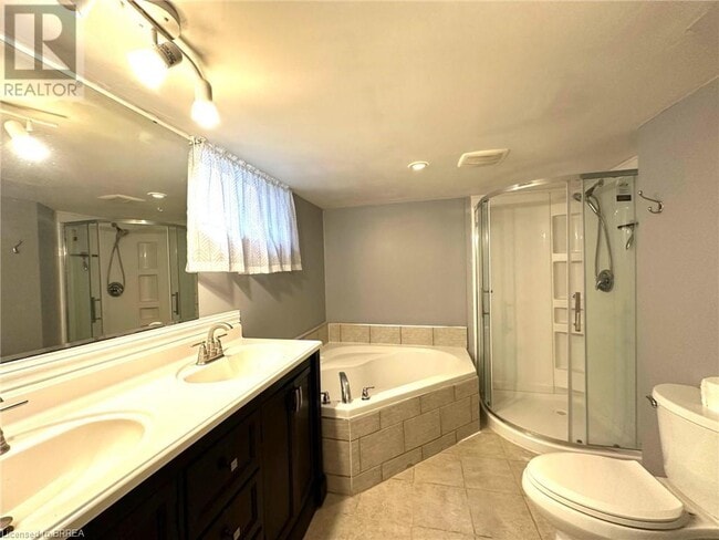 Building Photo - 62 Oakhill Dr