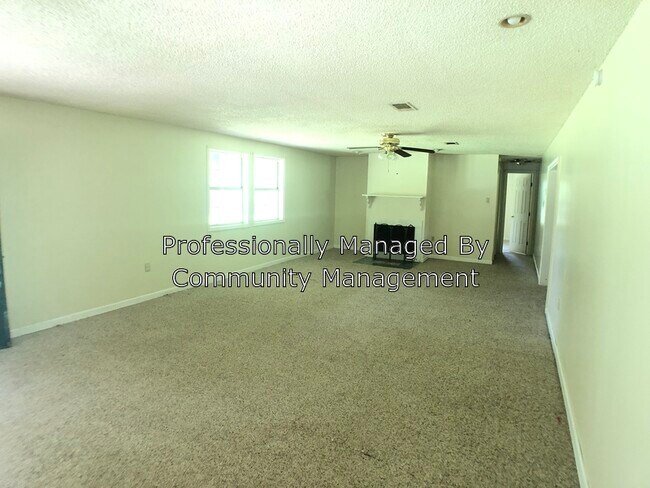 Foto del edificio - 32145 Butch Bennett Rd