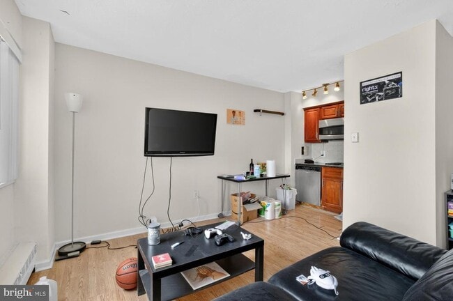 Building Photo - 2101 Chestnut St