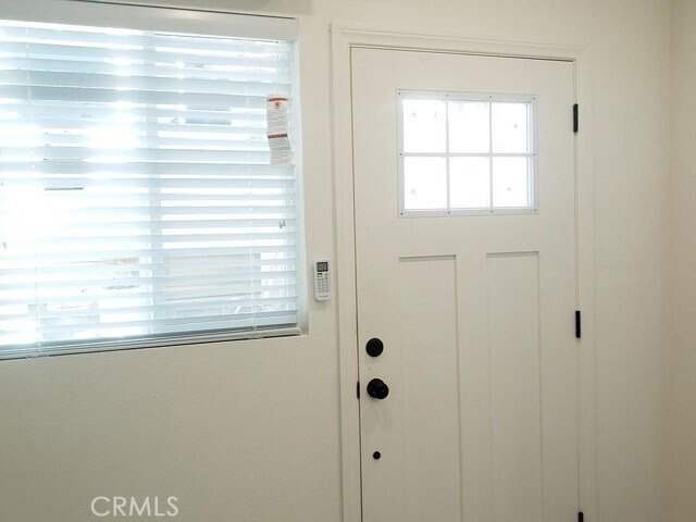 Foto del edificio - 4943 Rosemont Ave