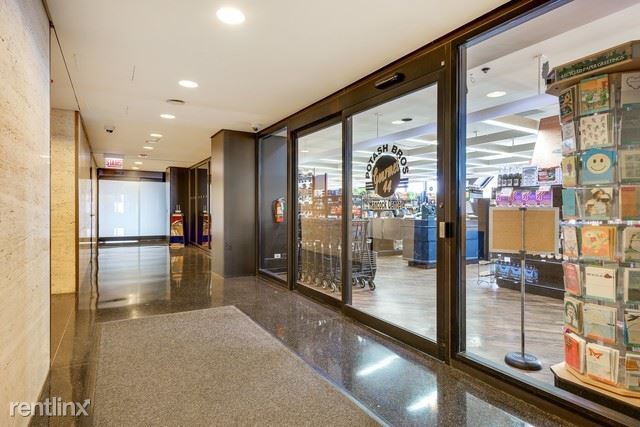 Foto del edificio - 165 E Delaware Pl