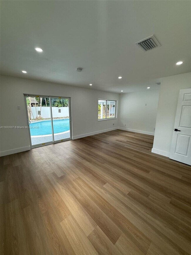 Foto del edificio - 9934 SW 195th St