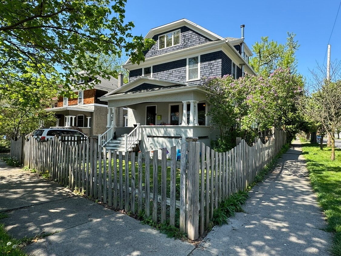 Primary Photo - 402 N Titus Ave