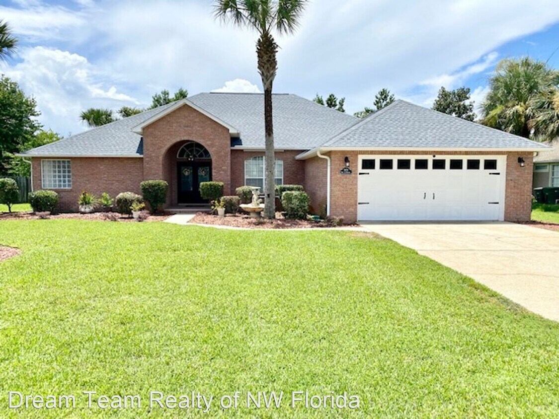 1979 Rue La Fontaine, Navarre, FL 32566 House Rental in Navarre, FL