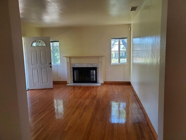Building Photo - 2505 Paloma St, Pasadena, CA 91104