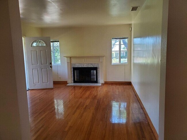 Foto del edificio - 2505 Paloma St, Pasadena, CA 91104
