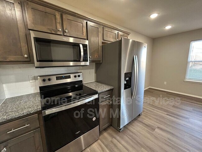 Foto del edificio - 707 E Daniels St