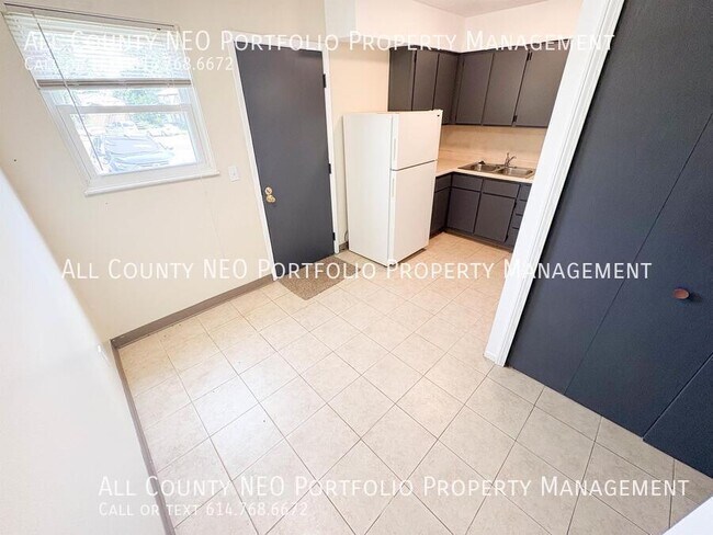 Foto del edificio - 2712 Brianlane Blvd