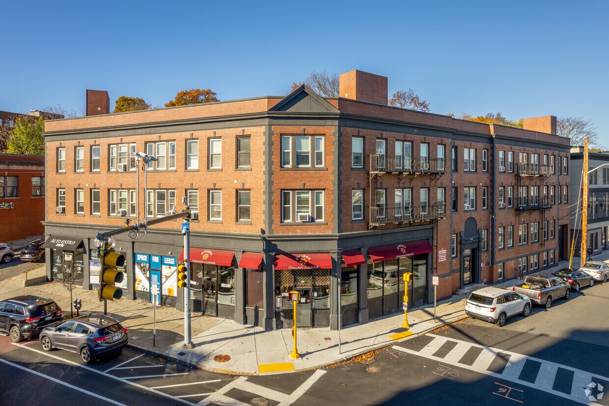 Primary Photo - 10 Yeamans St