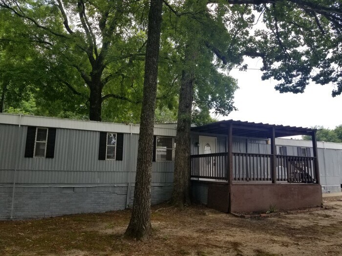 Primary Photo - 290 S Burson Ave
