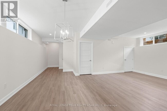 Building Photo - 6950 Notre-Dame St
