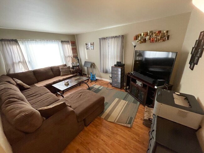 Foto del edificio - 4708 W Howard Ave