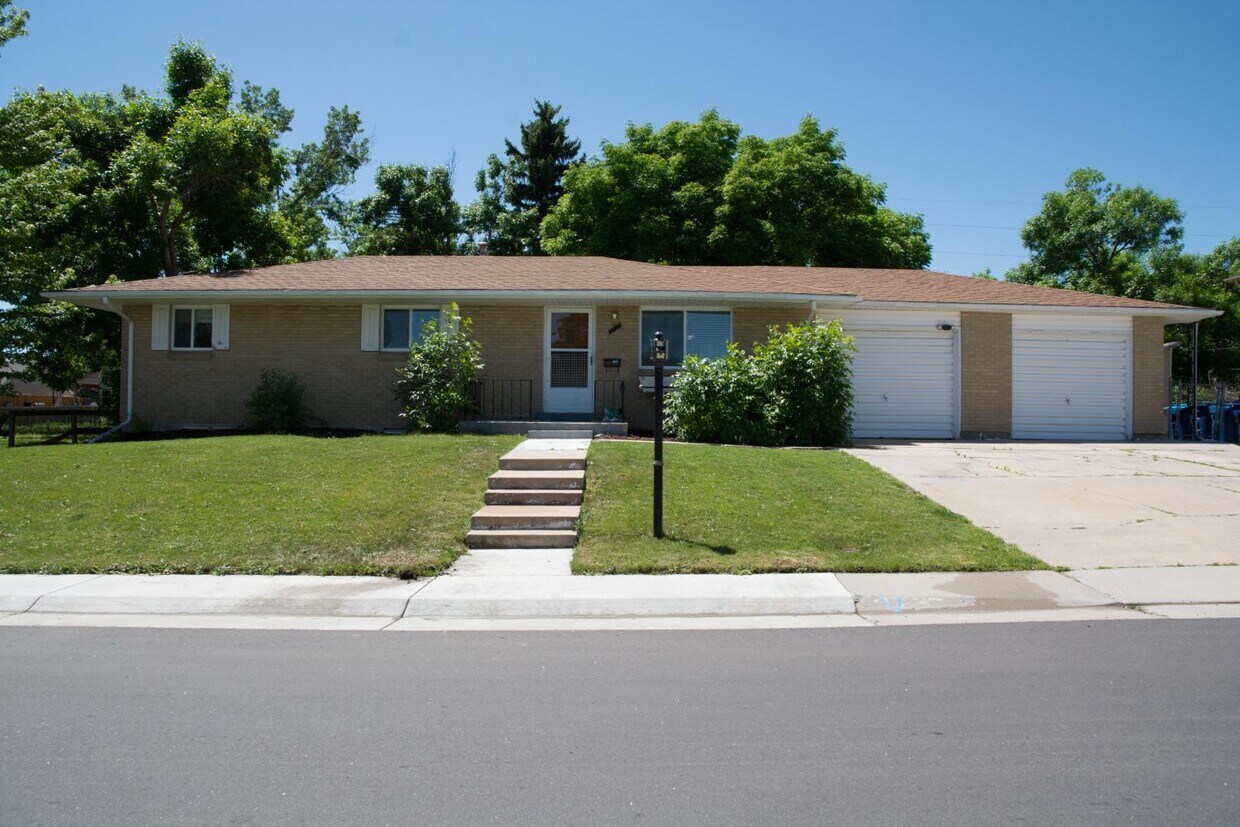 Foto principal - 2156 E Mineral Ave
