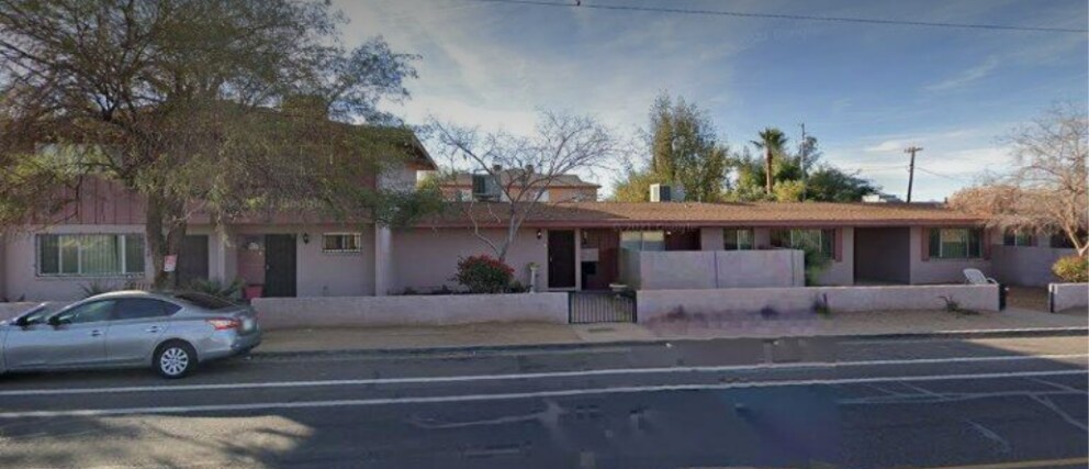 Primary Photo - 2901 East Roosevelt Street