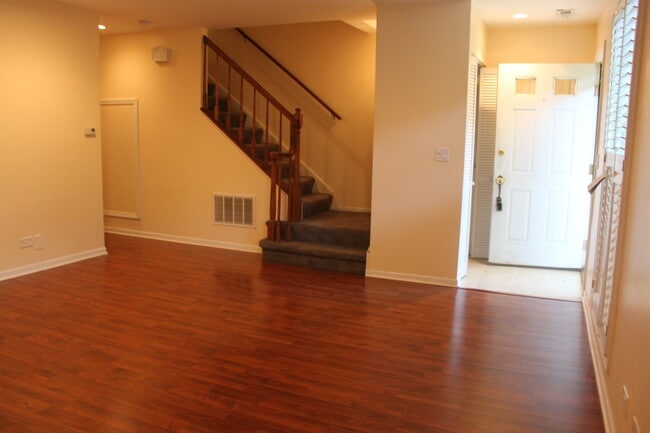 Building Photo - 1621 Pebblecreek Dr