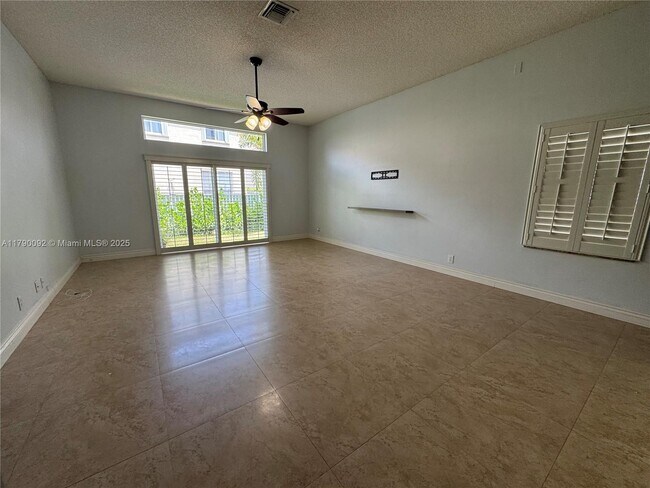 Foto del edificio - 4321 Willow Ridge Dr