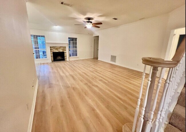 Foto del edificio - 127 Mockingbird Ln
