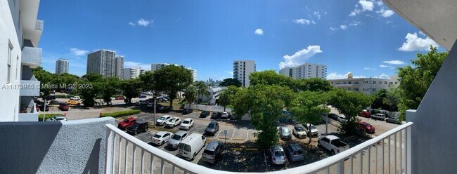 Foto del edificio - 1801 S Treasure Dr