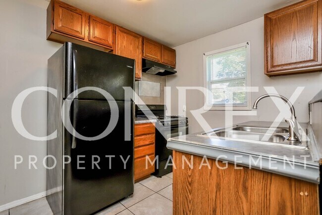 Foto del edificio - Three Bedroom Ranch Home Available Now