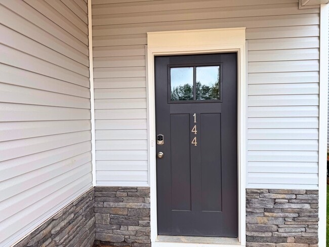 Photo - 144 Gervais Cir House