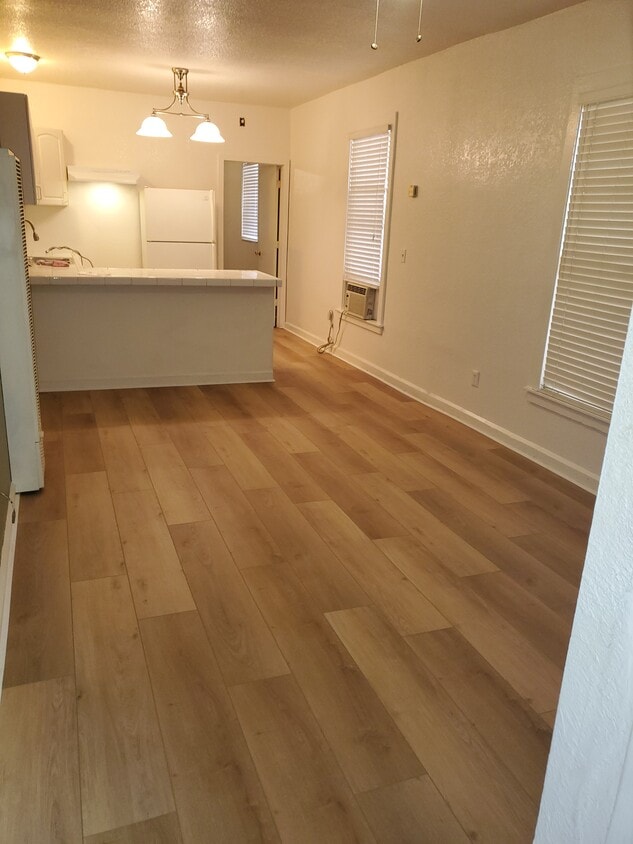 Primary Photo - 1418 E St