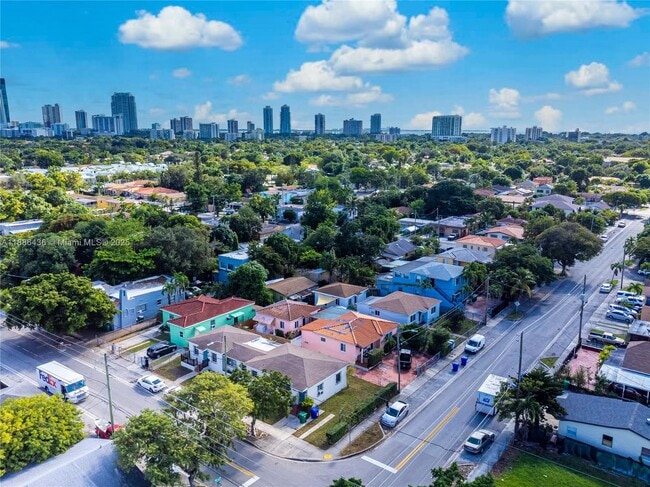 Foto del edificio - 1050 SW 9th St
