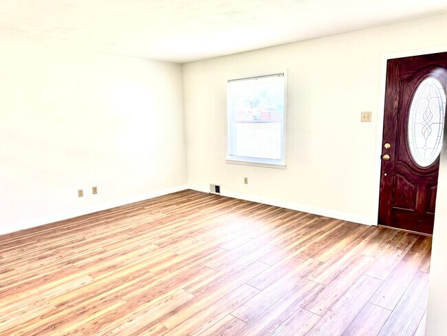 Foto del edificio - 2700 Castlewood Pl